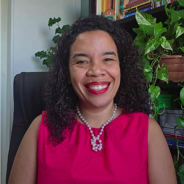 Aline Rezende Mota - Psicóloga especializada em Gestalt-terapia e terapia humanizada, atendimento online